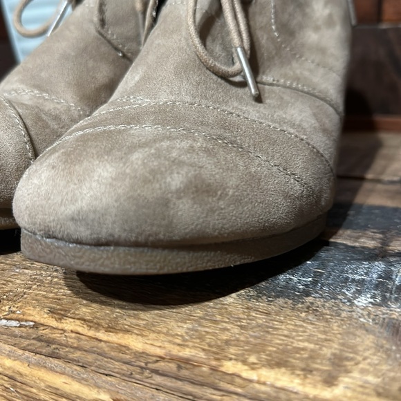 Route 66 Light Tan Faux Suede Lace Up Wedge Ankle Boots - Picture 5 of 11